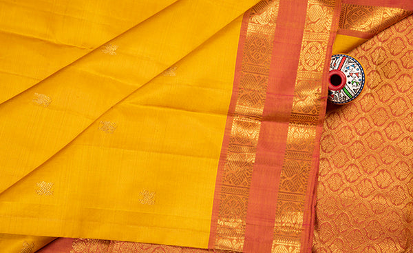 Grand Golden Kanchipuram Silk Saree With Orange Border – madhurya.com